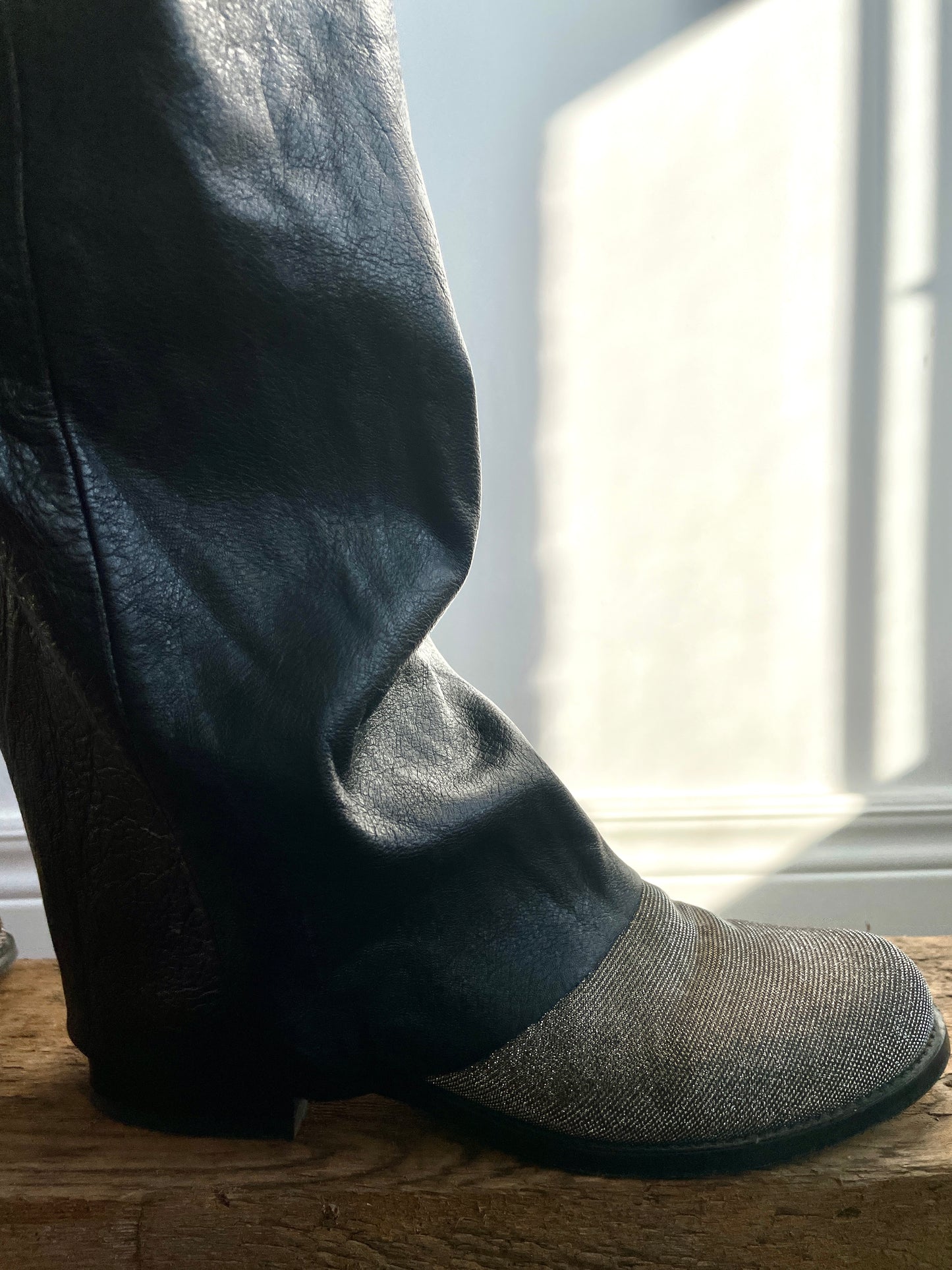 2000s Black Leather Pants Small