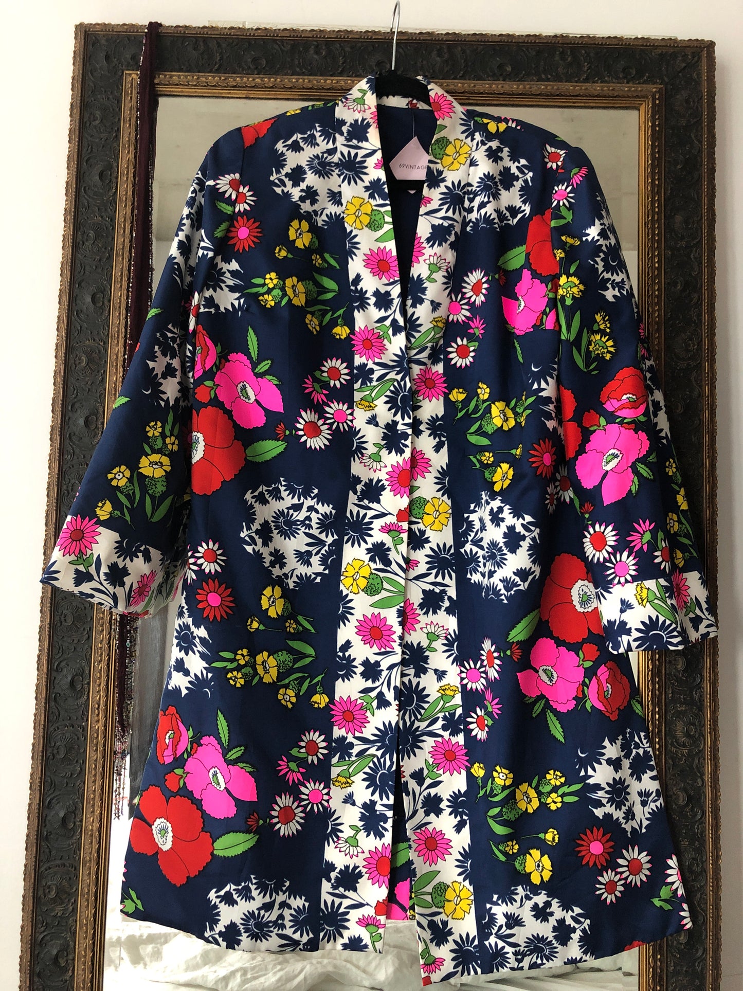 1970s bold floral kimono- style jacket